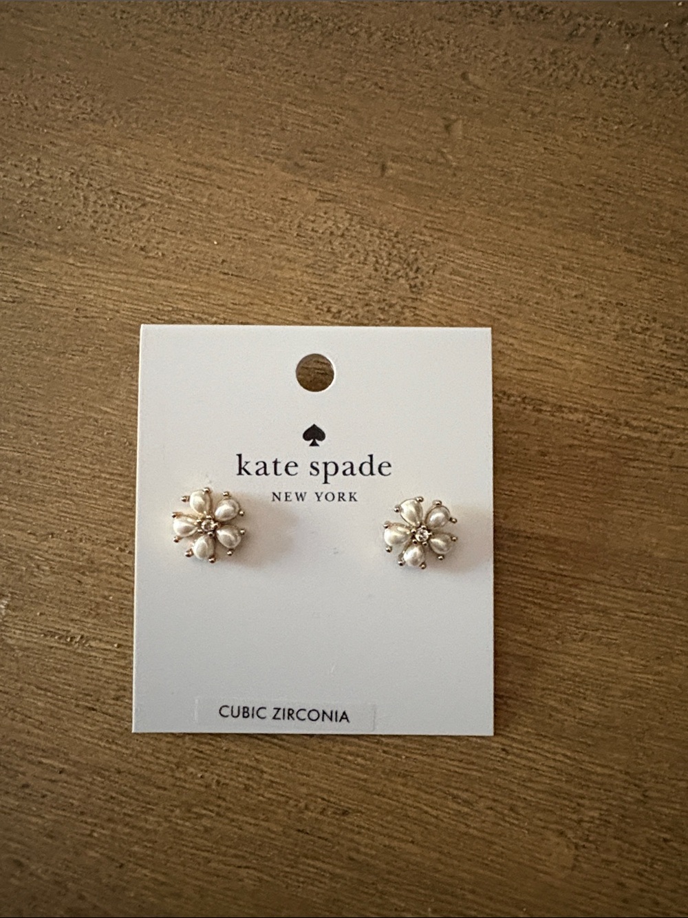 kate spade Pearl Flower Stud Earrings - Cream and Gold